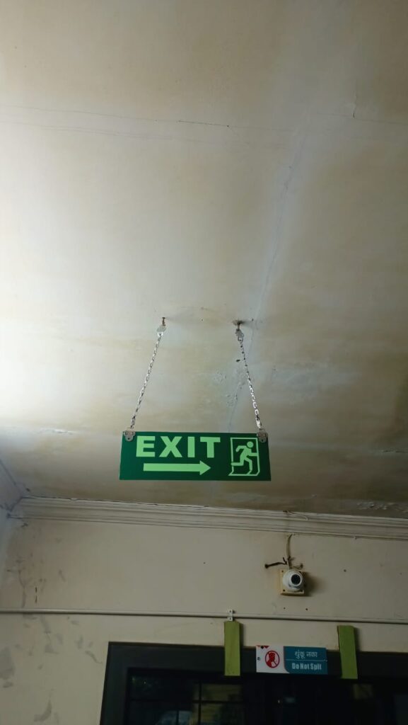 Printing Solutions exit hanging sunboard